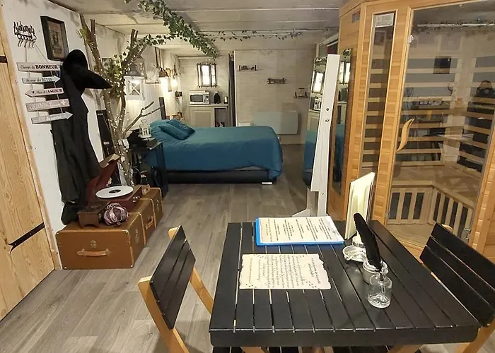 La Chambre Secrete